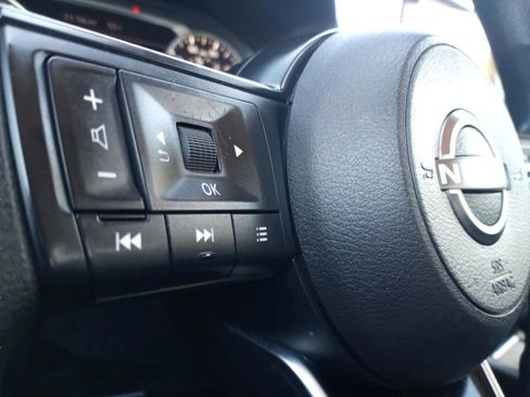 Used 2024 Nissan Rogue SV image 13