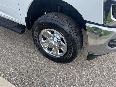 Certified 2025 RAM 2500 Tradesman AWD/4WD image 13