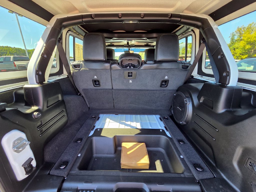 Used 2021 Jeep Wrangler Unlimited Rubicon AWD/4WD image 32