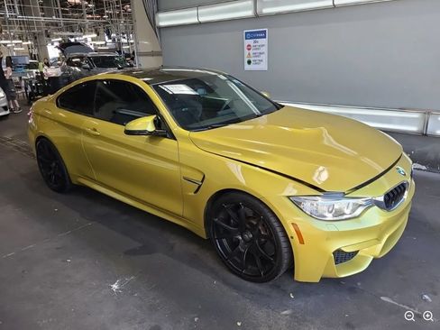Used 2015 BMW M4 Coupe w/ Executive Package RWD image 2