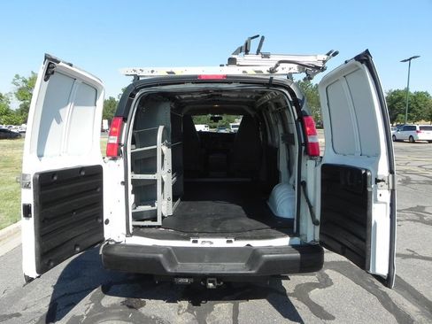 Used 2021 Chevrolet Express 2500 w/ Enhanced Convenience Package image 22