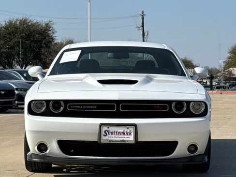 Used 2022 Dodge Challenger R/T image 2