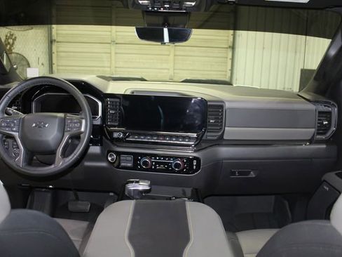 Used 2024 Chevrolet Silverado 1500 ZR2 w/ Technology Package image 7