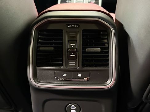Certified 2026 Porsche Macan S AWD/4WD image 20
