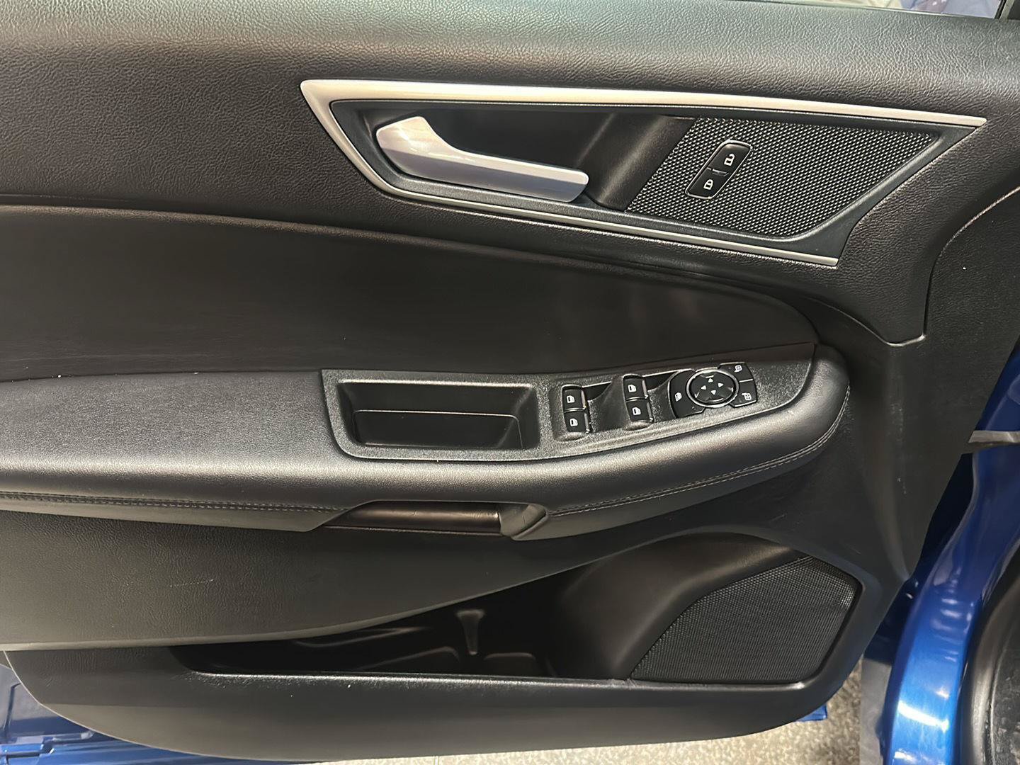 Used 2024 Ford Edge SEL AWD/4WD image 17