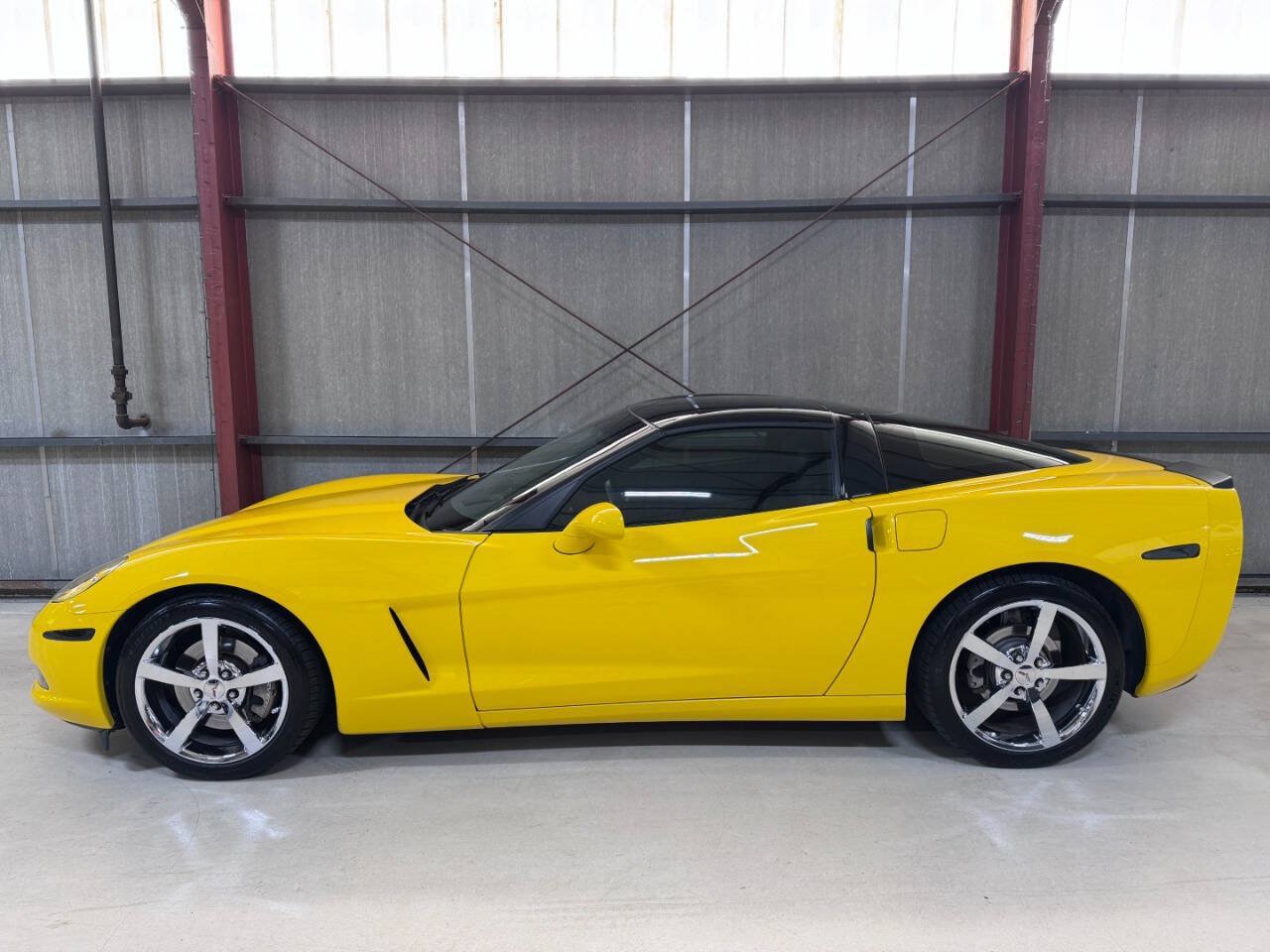 Used 2008 Chevrolet Corvette Coupe w/ Preferred Equipment Group RWD image 5