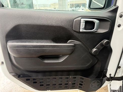 Used 2018 Jeep Wrangler Unlimited Sport image 19