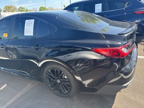 Used 2025 Toyota Camry SE w/ Convenience Package image 7