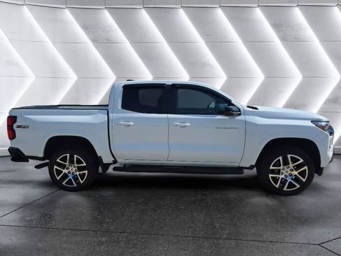 Used 2023 Chevrolet Colorado Z71 w/ Z71 Convenience Package 2 AWD/4WD image 4