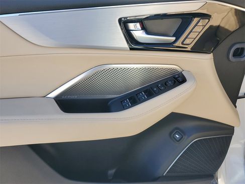 Certified 2024 Acura MDX FWD w/ Technology Package image 20