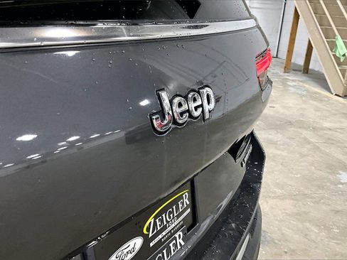 Used 2021 Jeep Grand Cherokee L Limited image 32