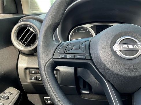 New 2025 Nissan Kicks Play S image 15