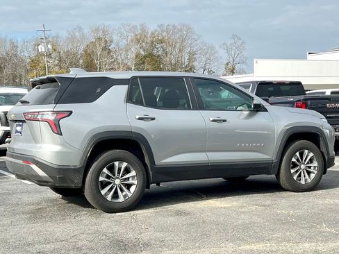 Used 2025 Chevrolet Equinox LT w/ Safety and Technology Package image 3