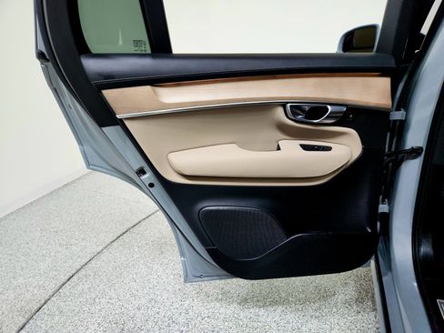 Used 2026 Volvo XC90 B6 Plus image 21