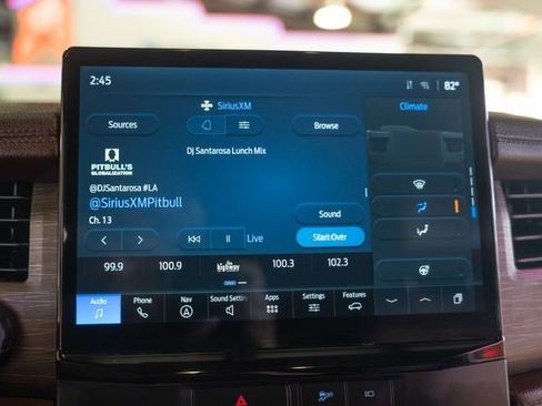 Used 2022 Ford Expedition Max Limited image 28