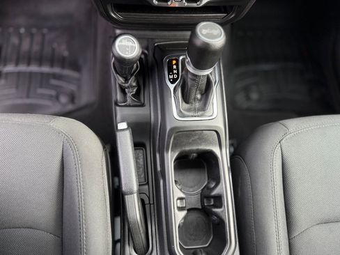 Used 2022 Jeep Wrangler Unlimited Sport image 11