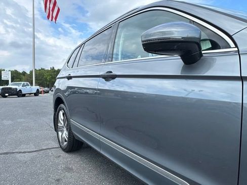 Used 2021 Volkswagen Tiguan SEL AWD/4WD image 4
