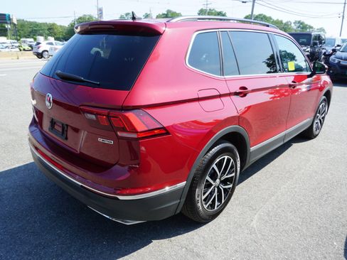 Used 2021 Volkswagen Tiguan SE w/ Panoramic Sunroof Package image 6