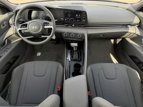 New 2026 Hyundai Elantra SE image 9