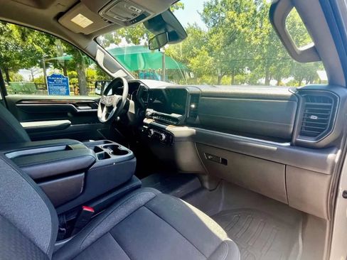 Used 2025 GMC Sierra 1500 Elevation RWD image 7