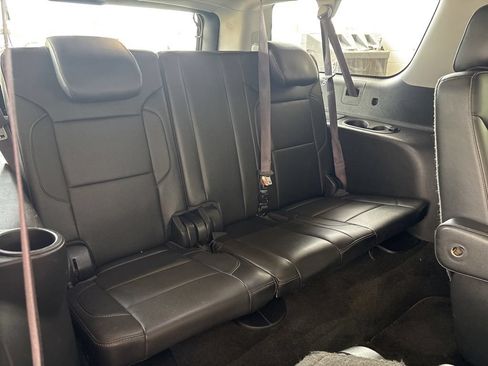 Used 2016 GMC Yukon XL SLT w/ Open Road Package AWD/4WD image 18