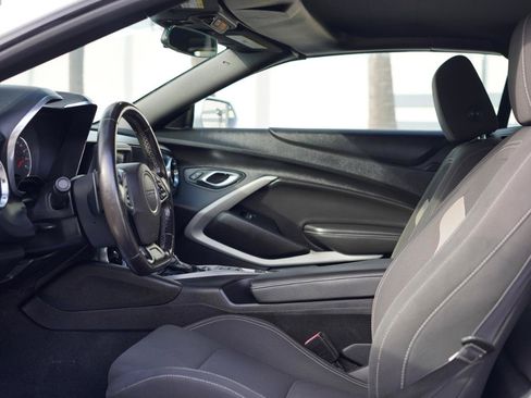 Used 2020 Chevrolet Camaro LT RWD image 7