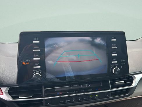 Used 2022 Toyota Sienna XLE FWD image 14