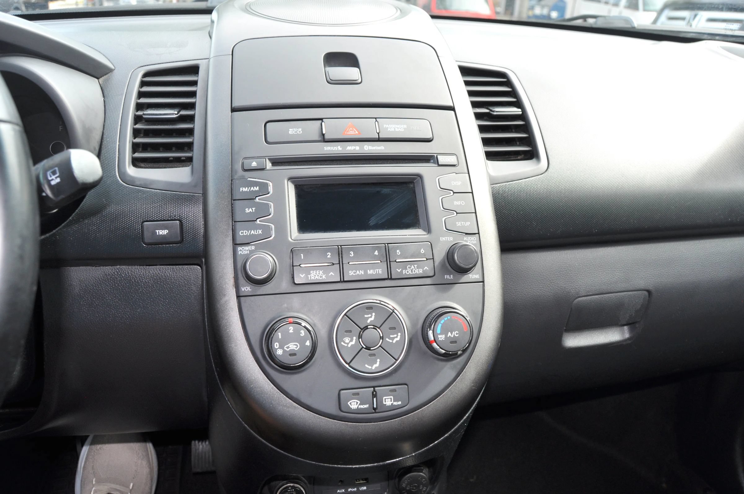 Used 2013 Kia Soul + FWD image 26