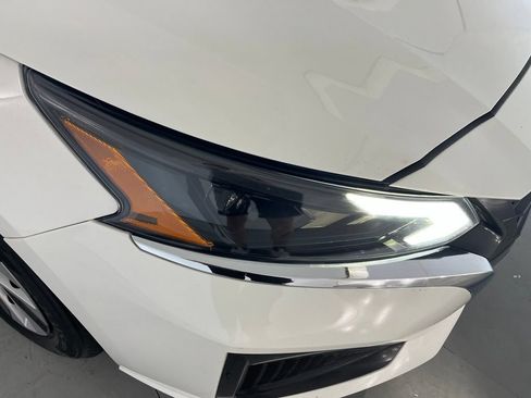 Used 2024 Nissan Altima 2.5 S FWD image 32