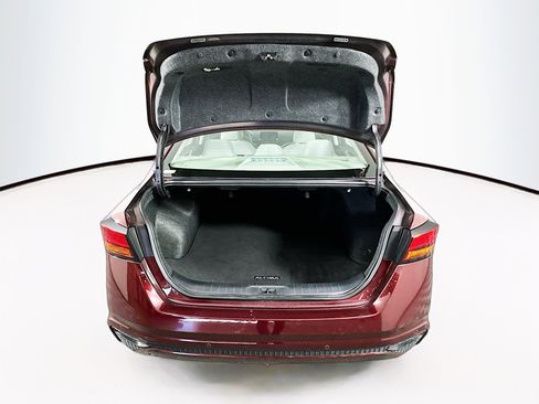 Used 2025 Nissan Altima 2.5 SV FWD image 27