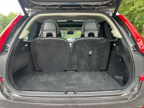 Used 2023 Volvo XC90 B6 Plus w/ Protection Package image 8