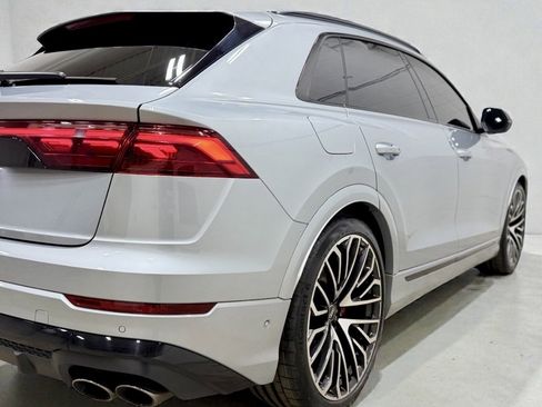 Used 2024 Audi SQ8 Prestige w/ Prestige Package image 6