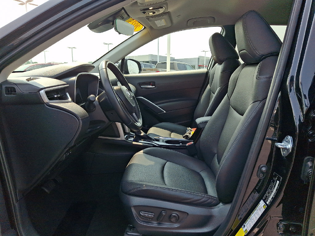 Certified 2025 Toyota Corolla Cross XLE FWD image 13