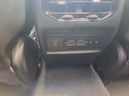 Certified 2025 Jeep Grand Cherokee Limited w/ Black Appearance Package AWD/4WD image 28