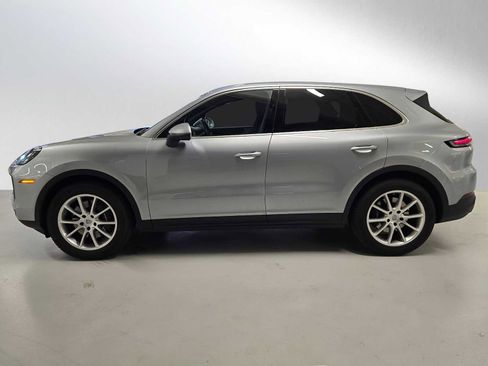 Used 2024 Porsche Cayenne image 2