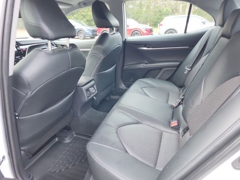 Used 2024 Toyota Camry XLE image 18