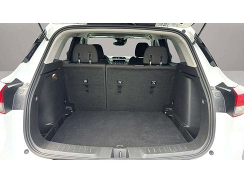 Used 2023 Chevrolet TrailBlazer LT w/ Convenience Package AWD/4WD image 9