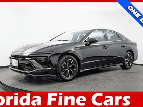 Used 2025 Hyundai Sonata SEL FWD image 1