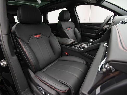 New 2024 Bentley Bentayga Extended Wheelbase image 17