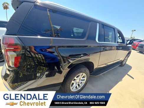 Used 2024 Chevrolet Suburban LT RWD image 6