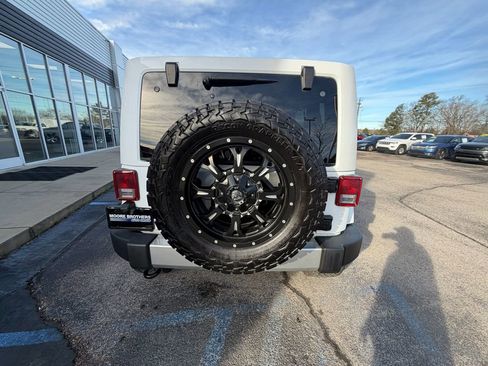 Used 2017 Jeep Wrangler Unlimited Sahara w/ Connectivity Group image 7