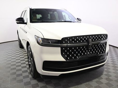 New 2026 Lincoln Navigator Black Label AWD/4WD image 9