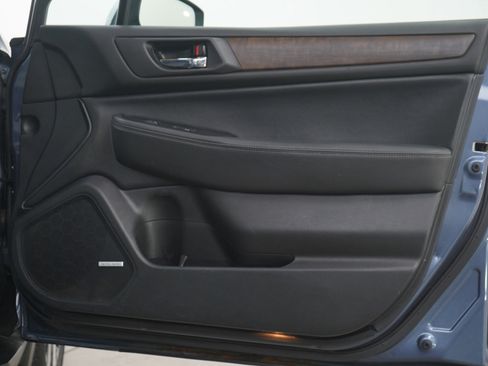 Used 2016 Subaru Outback 2.5i Limited image 12