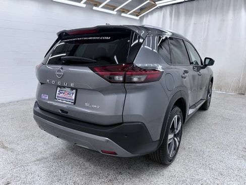 Used 2023 Nissan Rogue SL AWD/4WD image 2