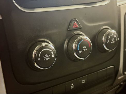 Used 2019 RAM 1500 Classic SLT image 18