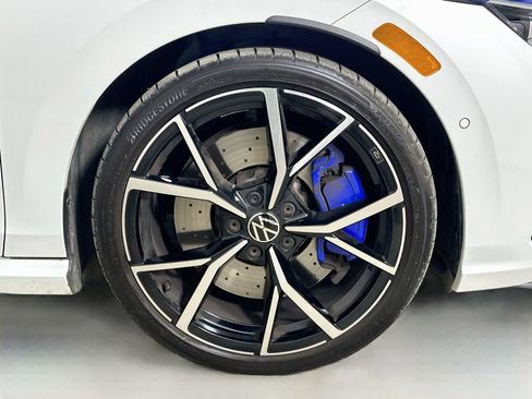 Used 2024 Volkswagen Golf R AWD/4WD image 11