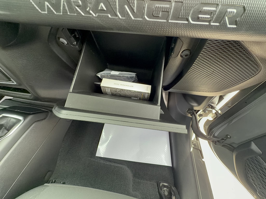 Used 2022 Jeep Wrangler Unlimited Sport AWD/4WD image 19