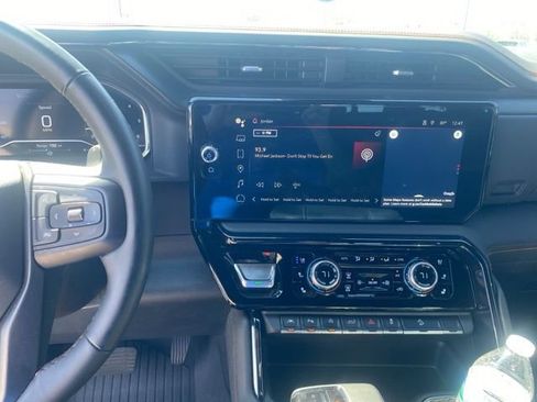 Used 2024 GMC Sierra 1500 AT4 w/ Technology Package image 12