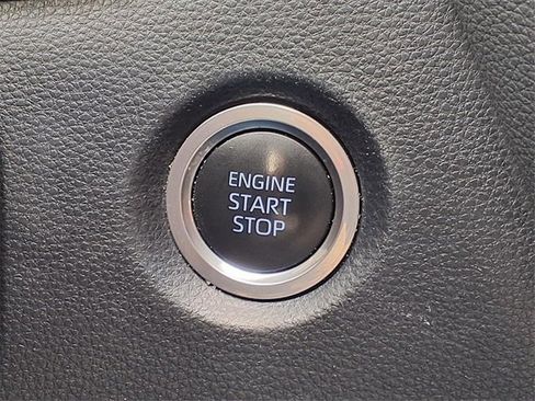 Used 2019 Toyota Corolla SE image 14