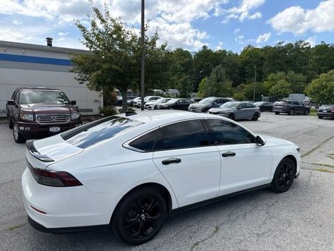 Used 2024 Honda Accord EX image 9